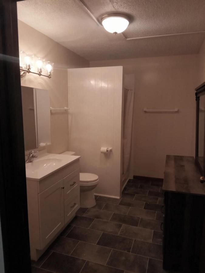 E. Michigan Walk Up Furnished 2 Bedroom Apt Lansing Zewnętrze zdjęcie