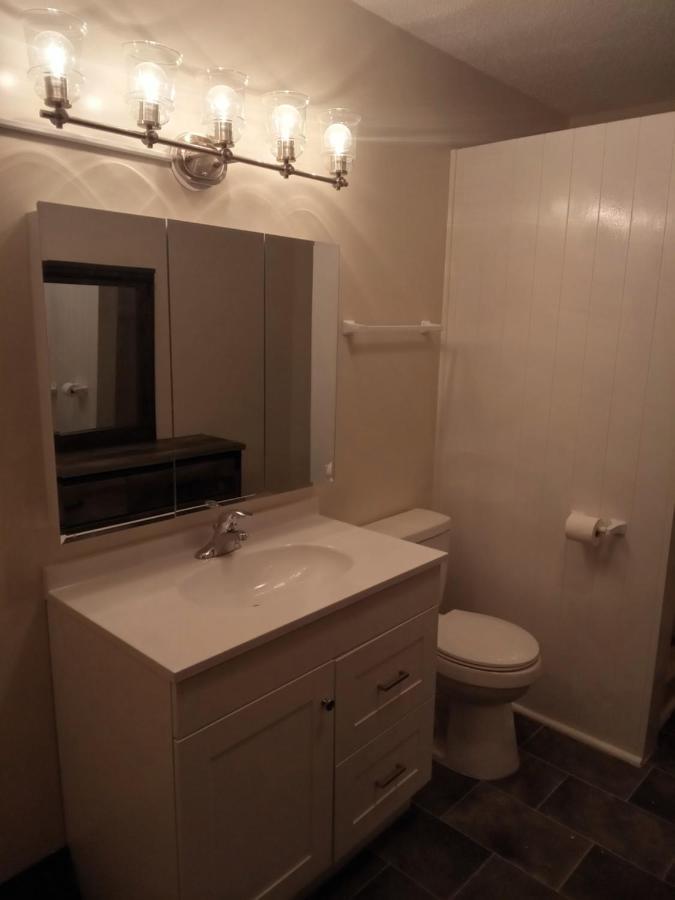 E. Michigan Walk Up Furnished 2 Bedroom Apt Lansing Zewnętrze zdjęcie