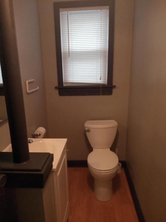 E. Michigan Walk Up Furnished 2 Bedroom Apt Lansing Zewnętrze zdjęcie